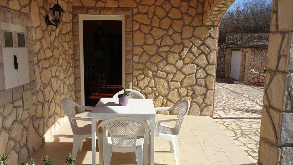 Apartments Roses Dobrinj Εξωτερικό φωτογραφία