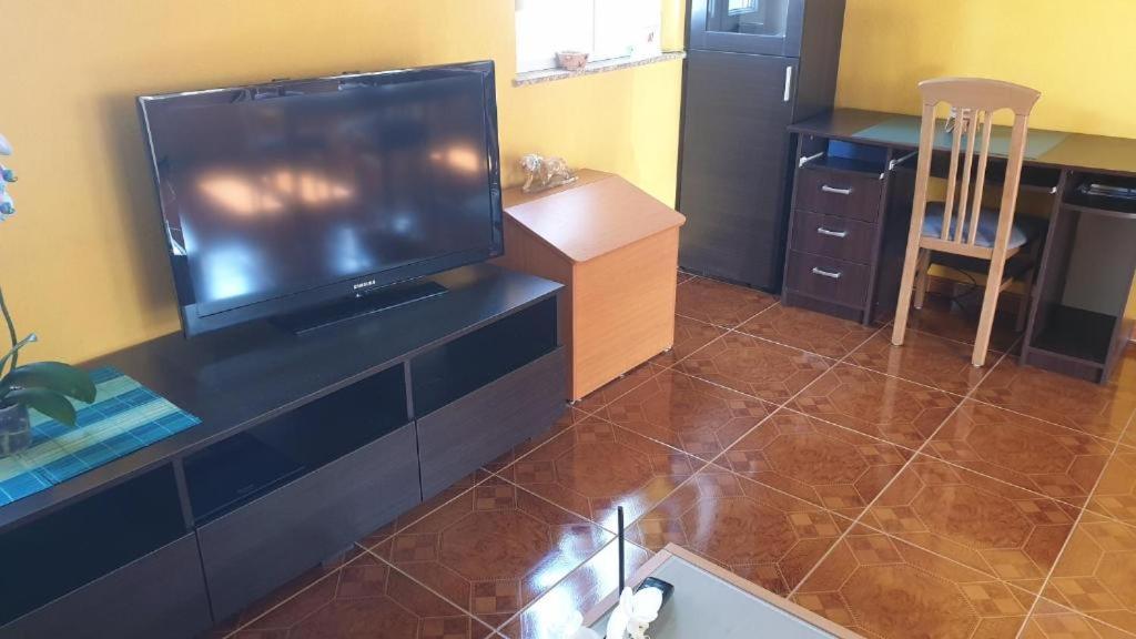 Apartments Roses Dobrinj Εξωτερικό φωτογραφία