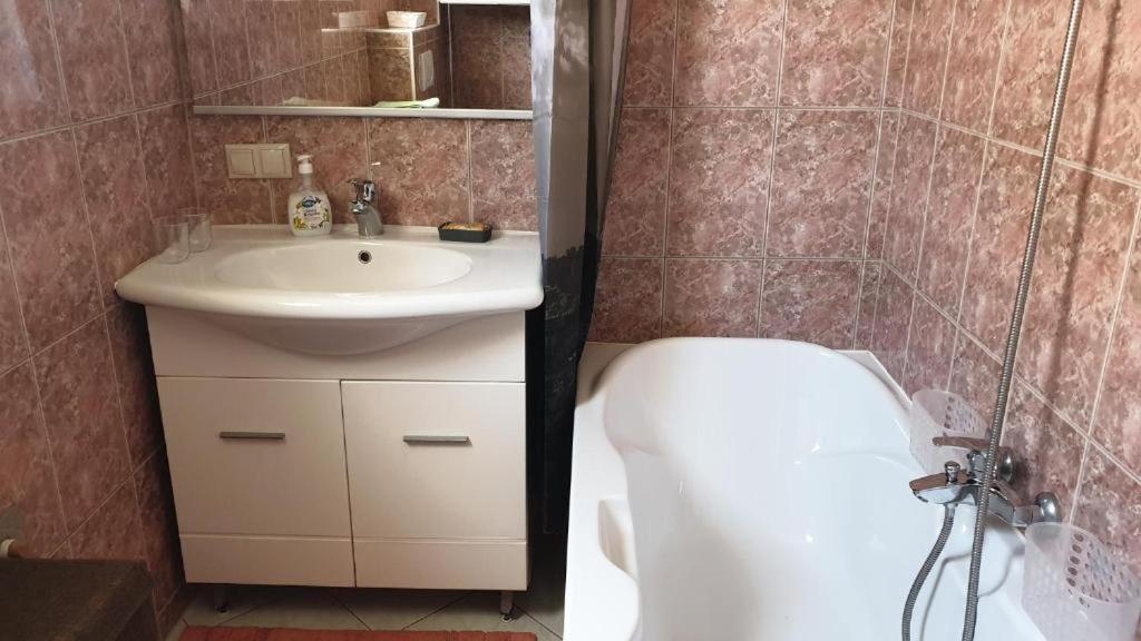 Apartments Roses Dobrinj Εξωτερικό φωτογραφία