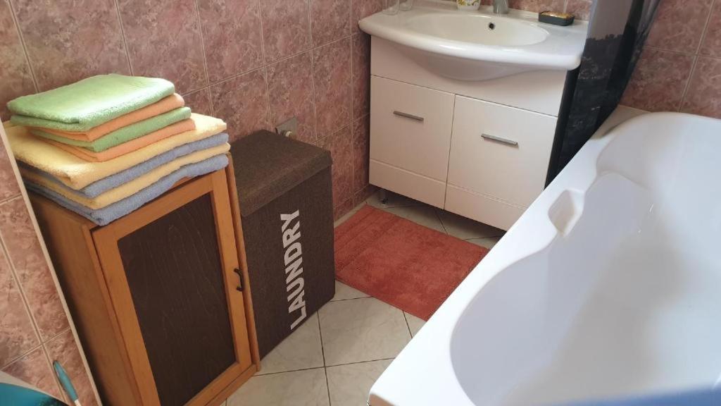 Apartments Roses Dobrinj Εξωτερικό φωτογραφία