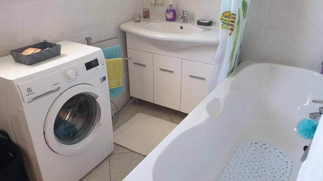 Apartments Roses Dobrinj Εξωτερικό φωτογραφία