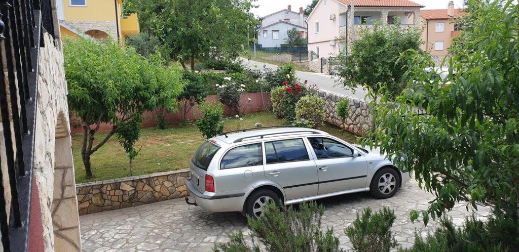 Apartments Roses Dobrinj Εξωτερικό φωτογραφία