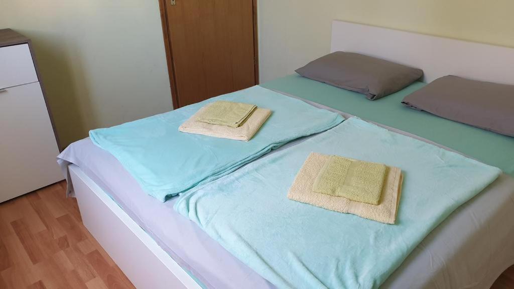 Apartments Roses Dobrinj Εξωτερικό φωτογραφία