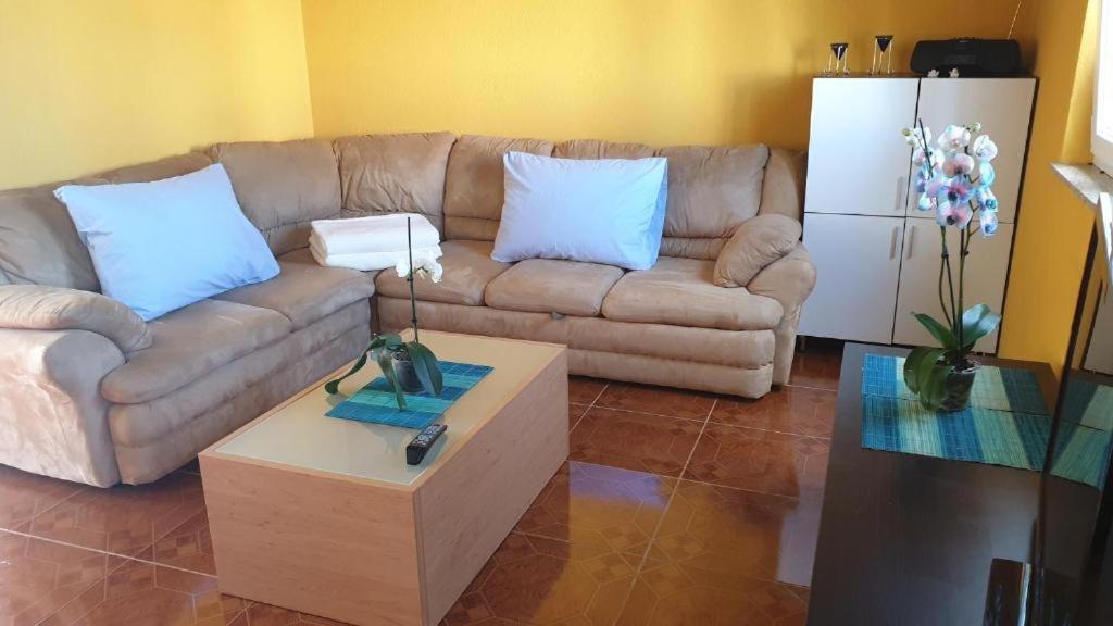 Apartments Roses Dobrinj Εξωτερικό φωτογραφία