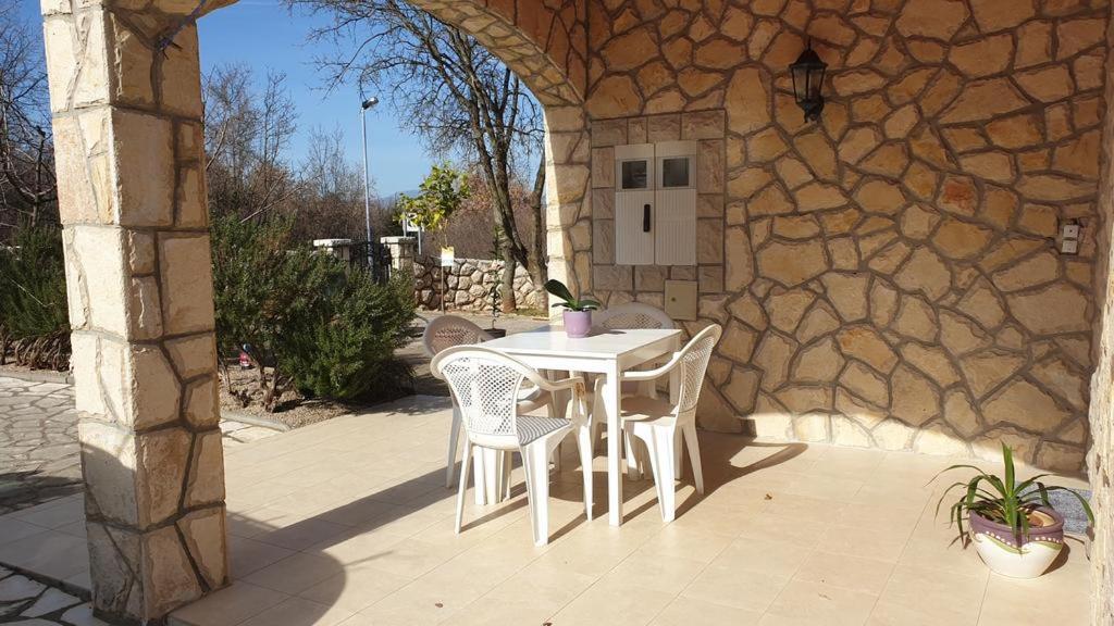 Apartments Roses Dobrinj Εξωτερικό φωτογραφία